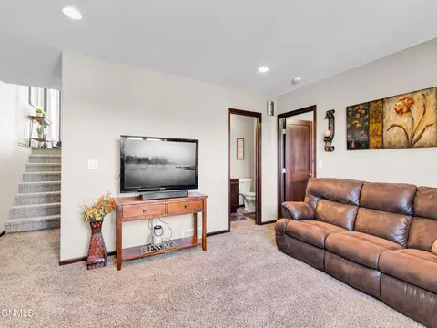 1739 Calgary Loop, Bismarck, ND 58503 photo 32