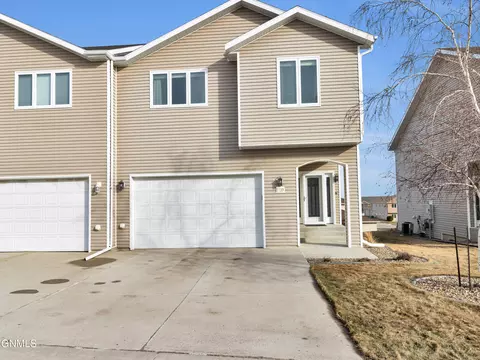 1739 Calgary Loop, Bismarck, ND 58503 photo 47
