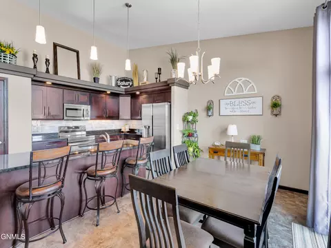 1739 Calgary Loop, Bismarck, ND 58503 photo 8