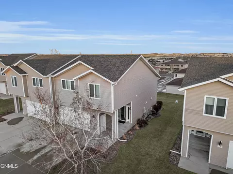 1739 Calgary Loop, Bismarck, ND 58503 photo 39