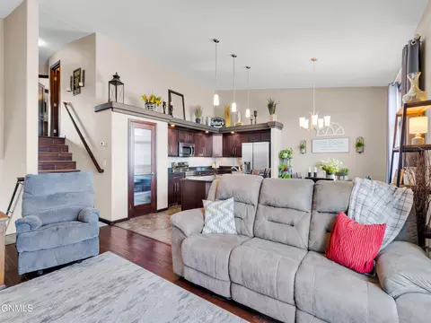 1739 Calgary Loop, Bismarck, ND 58503 photo 6