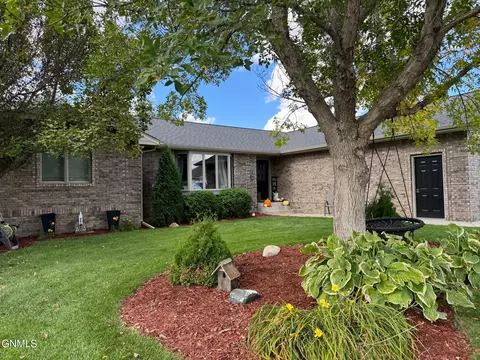 1821 16th Ct W, Williston, ND 58801 photo 47