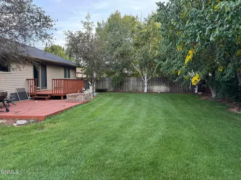 1821 16th Ct W, Williston, ND 58801 photo 44