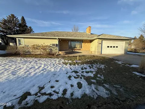 Exterior - 206 Elm St E, Gackle, ND 58442 photo 5 of 7