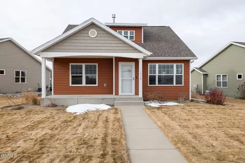 1018 Bremner Ave, Bismarck, ND 58503