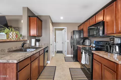 2625 Douglas Pl SE, Mandan, ND 58554 photo 12