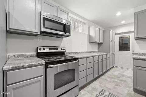 Kitchen - 4509 Main St, Williston, ND 58801 photo 7 of 7