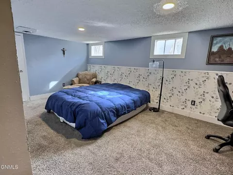 Bedroom - 204 8th Ave NW, Mandan, ND 58554 photo 3 of 5