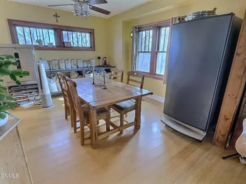 Dining - 204 8th Ave NW, Mandan, ND 58554 photo 1 of 3