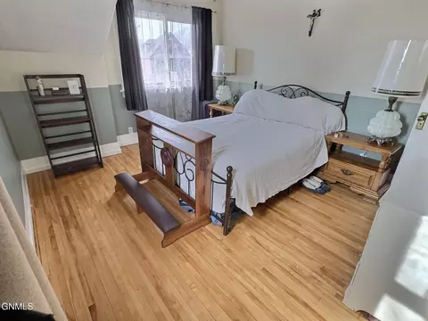 Bedroom - 204 8th Ave NW, Mandan, ND 58554 photo 1 of 5