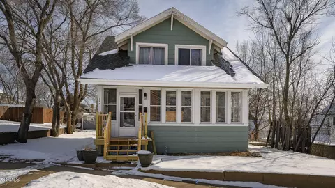 Exterior - 204 8th Ave NW, Mandan, ND 58554 photo 3 of 5