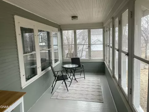 Exterior - 204 8th Ave NW, Mandan, ND 58554 photo 5 of 5