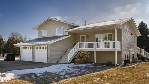 Exterior - 830 E Bristol Dr, Bismarck, ND 58501 photo 2 of 9