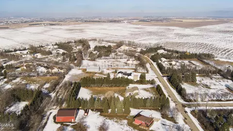 View/Area - 830 E Bristol Dr, Bismarck, ND 58501 photo 5 of 18