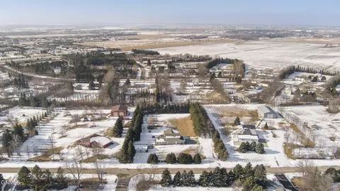 View/Area - 830 E Bristol Dr, Bismarck, ND 58501 photo 11 of 18