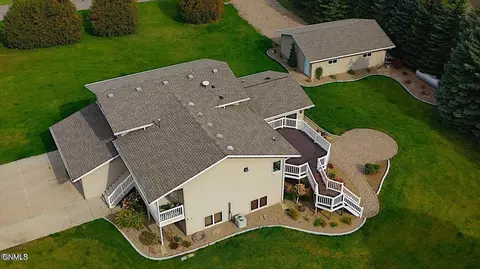View/Area - 830 E Bristol Dr, Bismarck, ND 58501 photo 1 of 18