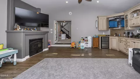 Entry Way - 830 E Bristol Dr, Bismarck, ND 58501 photo 5 of 5