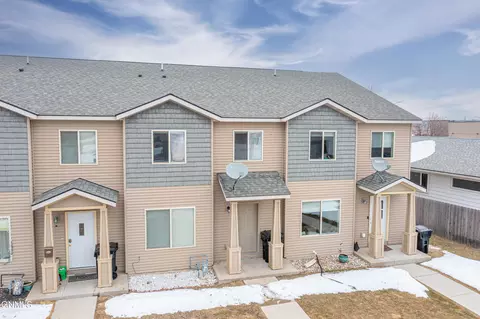 Exterior - 719 9th St E, Williston, ND 58801 photo 1 of 3