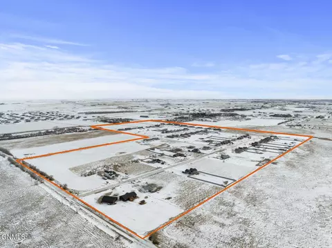 5483 Nicholas Ave, Williston, ND 58801 photo 2