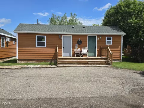 803 Broadway St, Napoleon, ND 58561
