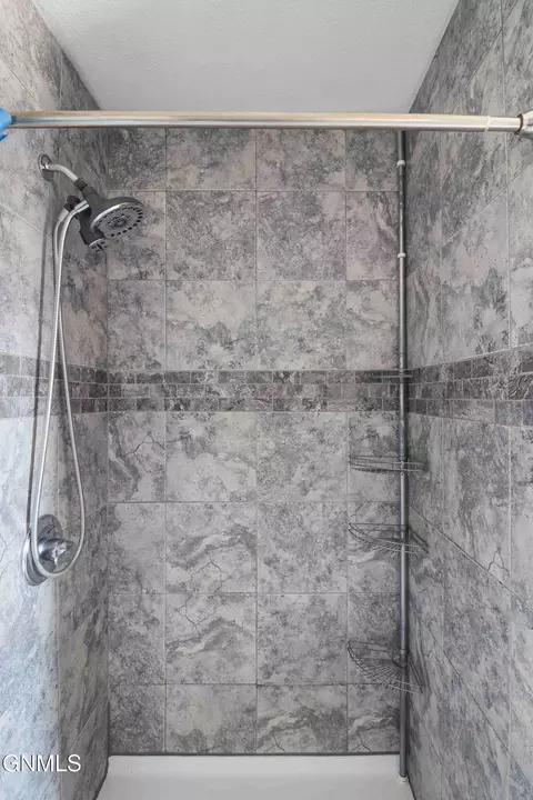 Bath - 1017 15th Ave W, Williston, ND 58801 photo 5 of 7
