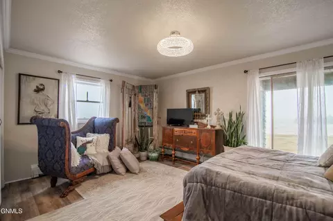 Bedroom - 105 7th St NW, Hettinger, ND 58639 photo 5 of 5