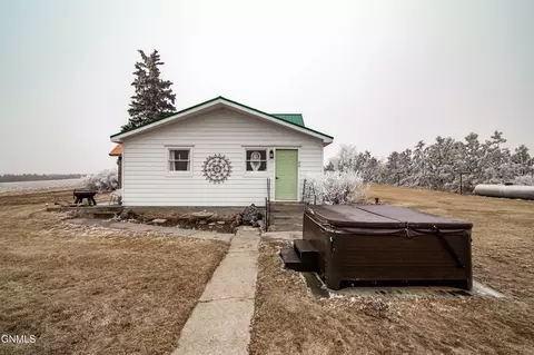 Other - 105 7th St NW, Hettinger, ND 58639 photo 2 of 21