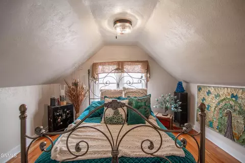 Bedroom - 105 7th St NW, Hettinger, ND 58639 photo 1 of 5