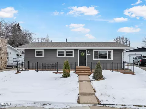 1106 Sioux St, Williston, ND 58801