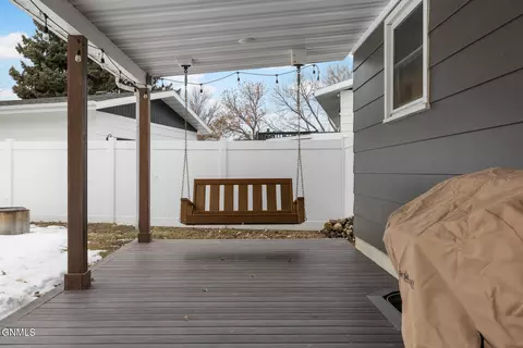 Exterior - 1106 Sioux St, Williston, ND 58801 photo 8 of 9