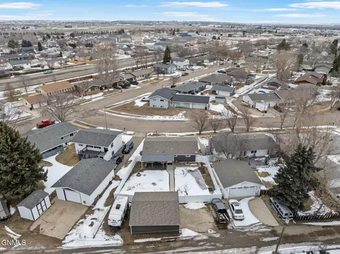 View/Area - 1106 Sioux St, Williston, ND 58801 photo 2 of 3