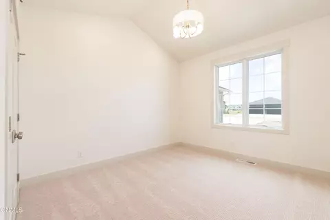 8519 Norman Pl, Bismarck, ND 58503 photo 18