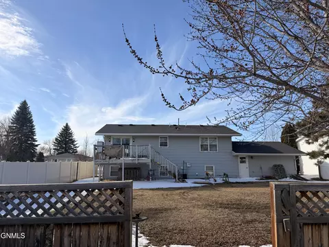 Exterior - 2310 17th Cir W, Williston, ND 58801 photo 4 of 9