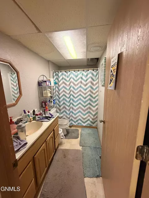 Bath - 2310 17th Cir W, Williston, ND 58801 photo 1 of 2