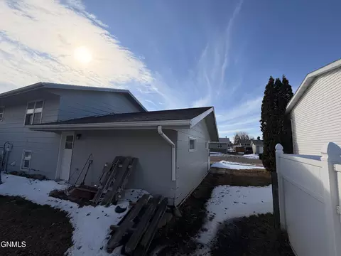 Exterior - 2310 17th Cir W, Williston, ND 58801 photo 8 of 9