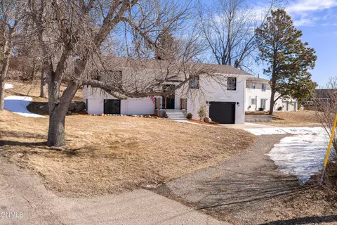 415 3rd St, Washburn, ND 58577