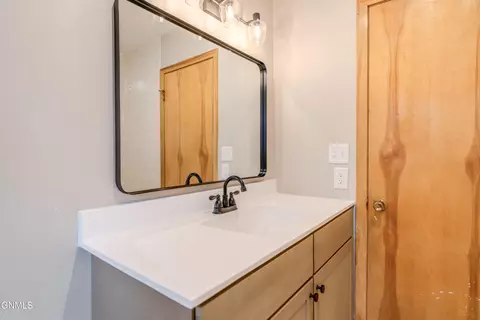 Bath - 415 3rd St, Washburn, ND 58577 photo 5 of 9