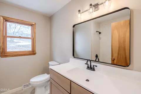 Bath - 415 3rd St, Washburn, ND 58577 photo 1 of 9
