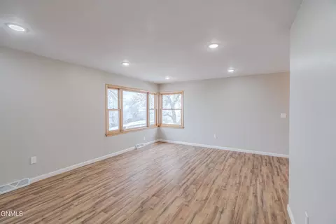 Living - 415 3rd St, Washburn, ND 58577 photo 2 of 5