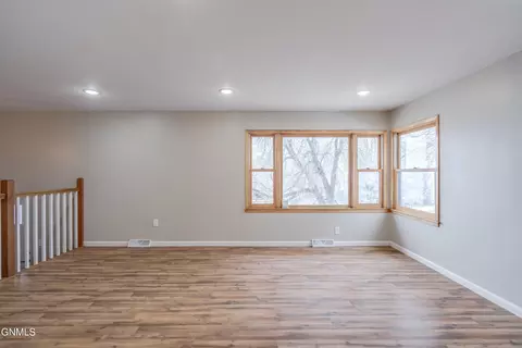 Living - 415 3rd St, Washburn, ND 58577 photo 3 of 5