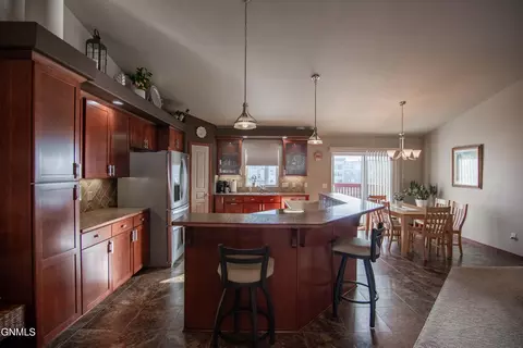 4901 Driftwood Ln, Bismarck, ND 58503