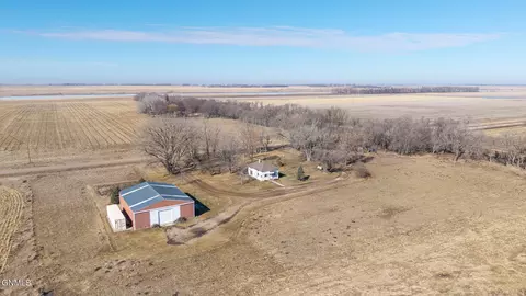 10808 94th St SE, Oakes, ND 58474
