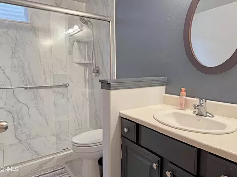 Bath - 1120 Keating Dr, Bismarck, ND 58501 photo 6 of 9