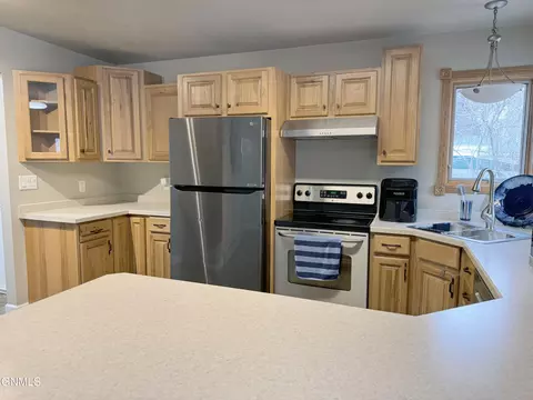 Kitchen - 1120 Keating Dr, Bismarck, ND 58501 photo 9 of 9