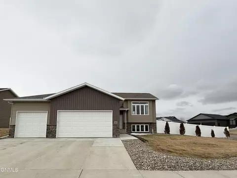 Exterior - 4600 Normandy St, Bismarck, ND 58503 photo 2 of 6