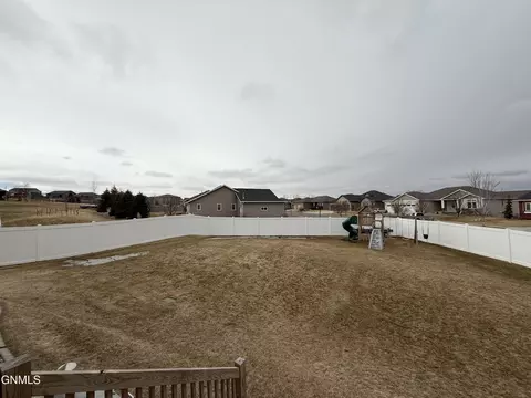 Exterior - 4600 Normandy St, Bismarck, ND 58503 photo 6 of 6
