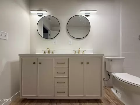 Bath - 4600 Normandy St, Bismarck, ND 58503 photo 4 of 5