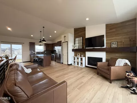 Living - 4600 Normandy St, Bismarck, ND 58503 photo 1 of 4