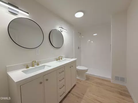 Bath - 4600 Normandy St, Bismarck, ND 58503 photo 3 of 5
