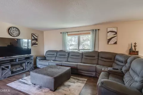 Living - 4813 E Roughrider Cir, Mandan, ND 58554 photo 2 of 2